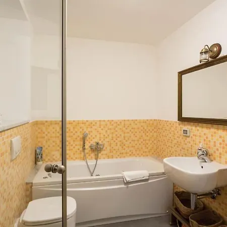 La Casa Del Console Genua